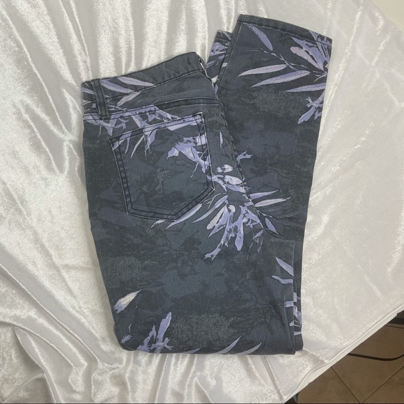 Free People Dark Gray with Leafs Size w30 - Picture 2 of 15
